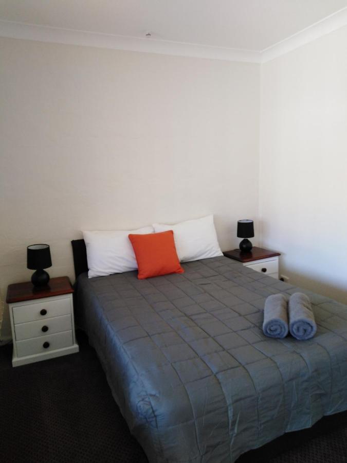 Altona Motel Uralla Екстер'єр фото